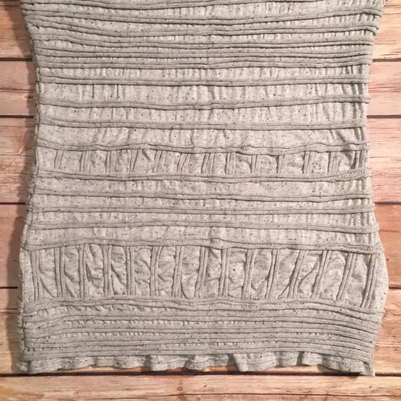 Max Studio Gray Ribbed/Textured Tee - Picture 7 of 8